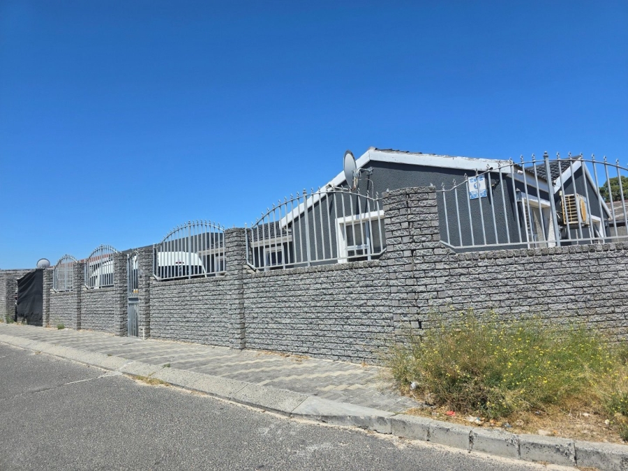 3 Bedroom Property for Sale in Colorado Park Western Cape